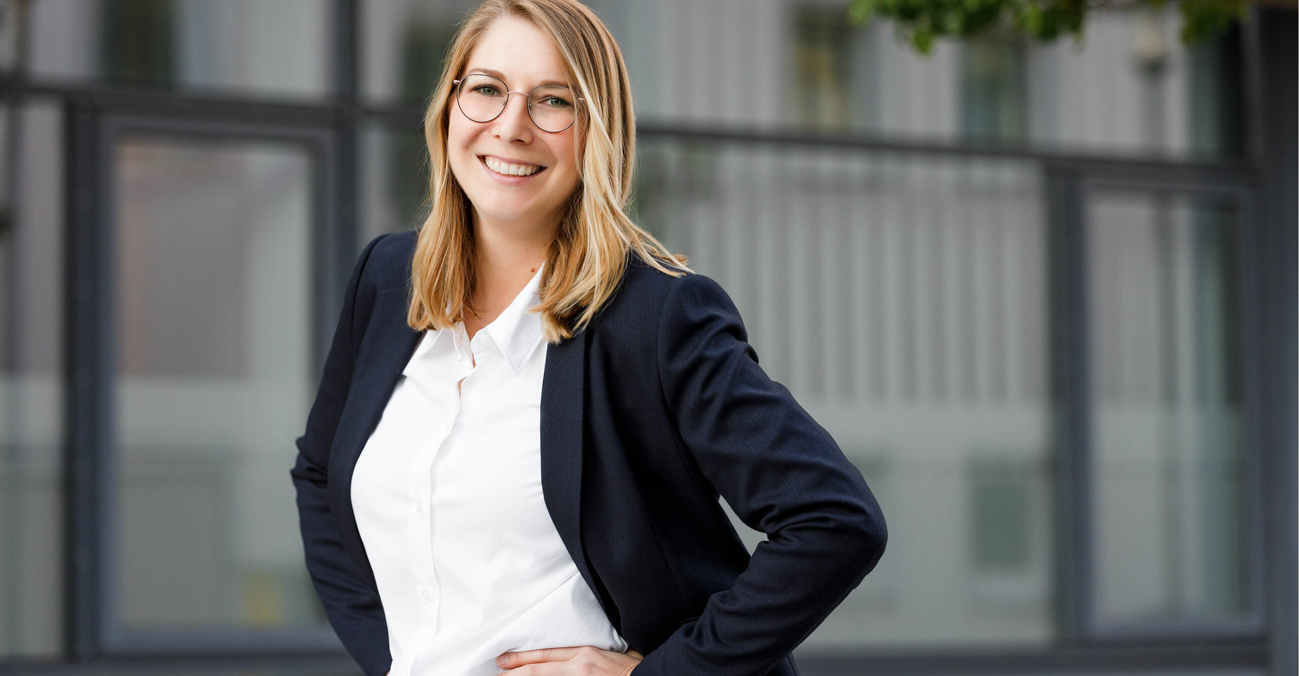 bewerbungsfoto fotograf hochheim bei mainz im freien