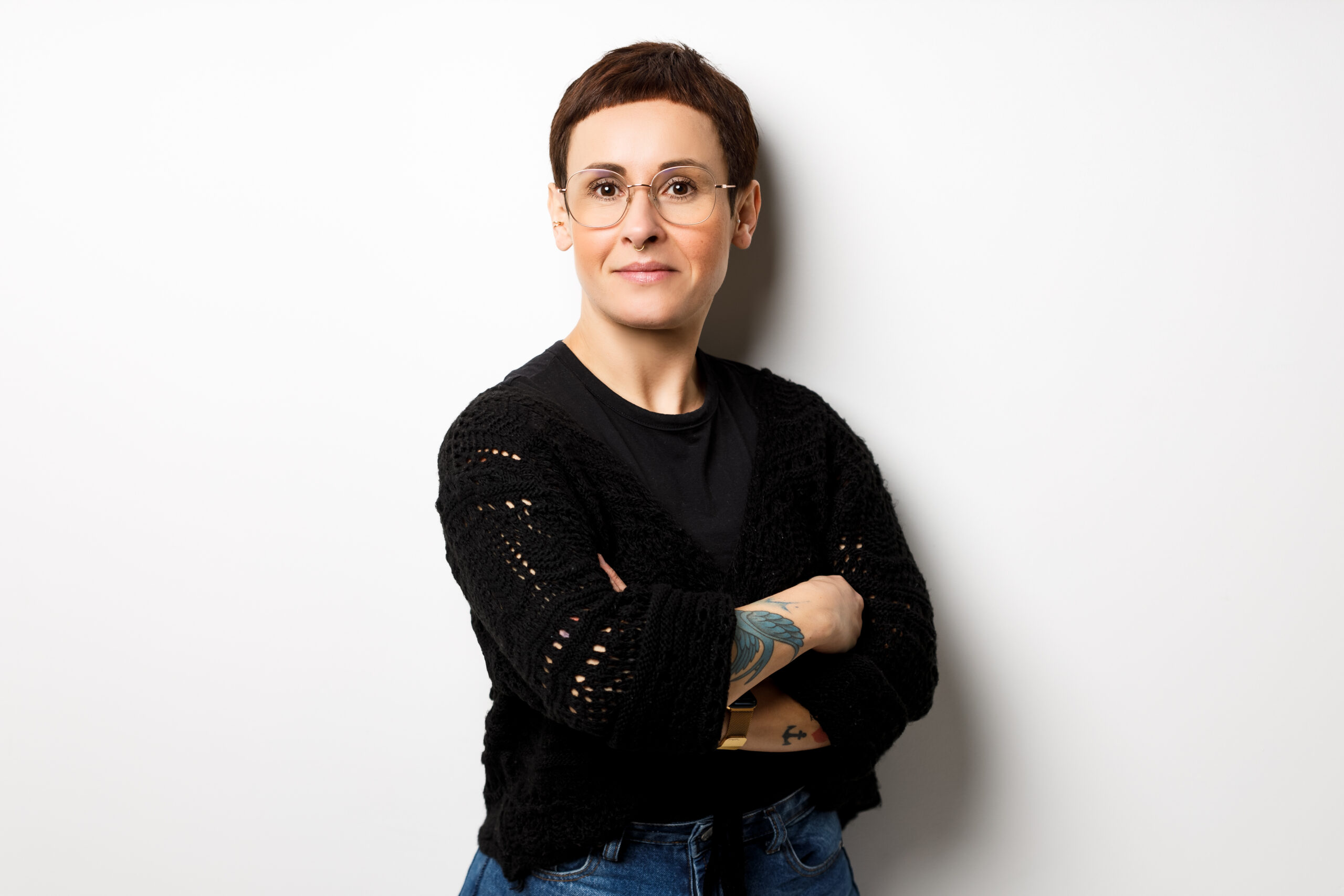 Businessfoto einer Mitarbeiterin für  authentische Mitarbeiterfotos und Firmenauftritt in Mainz und Umgebung